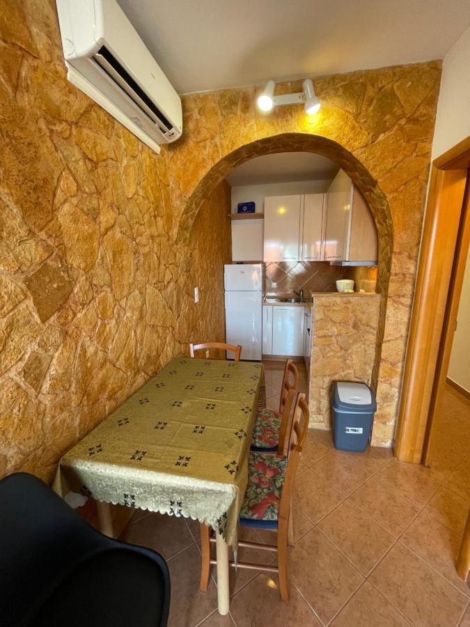 Apartment Jakasa Trogir Exterior foto